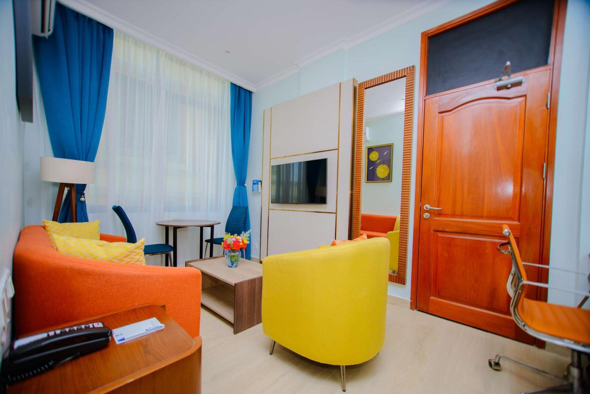 Western Hotel 4*